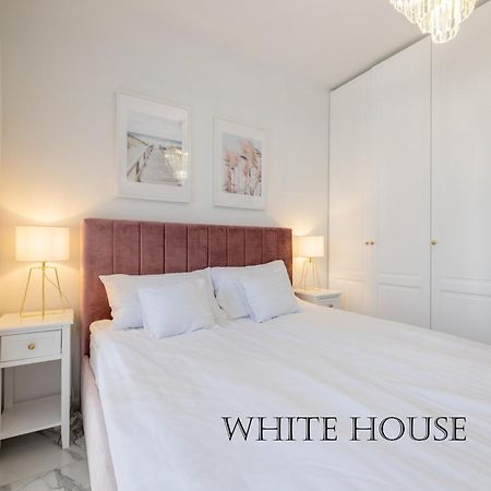 Apartament White House Ustka Rozowy 2A Exteriör bild